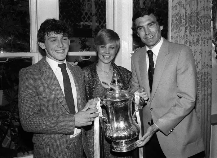 Framed Print : Seventeen years old Paul Allen poses with the FA Cup with Trevor Brooking