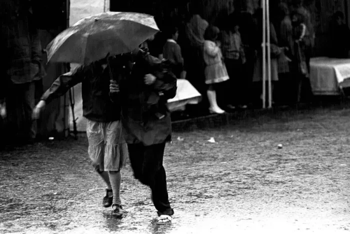 Framed Print : Severe stormy weather with torrential rain and flooding at the annual Summer Exhibition