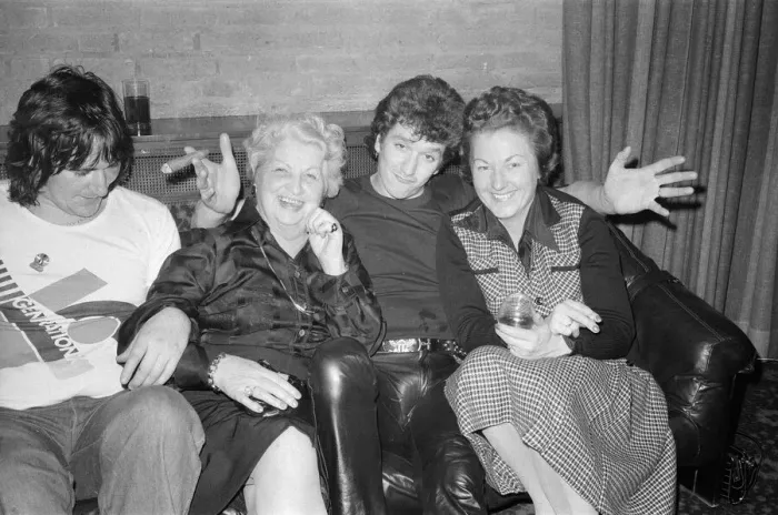 Framed Print : The Sex Pistols in Eindhoven, Holland. Steve Jones. 11th December 1977 Framed Print : The Sex Pistols in Eindhoven, Holland. Steve Jones. 11th December 1977