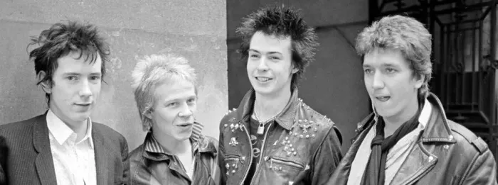 Framed Print : Sex Pistols punk rock band seen here in a London Circa 1st May 1977 Left is