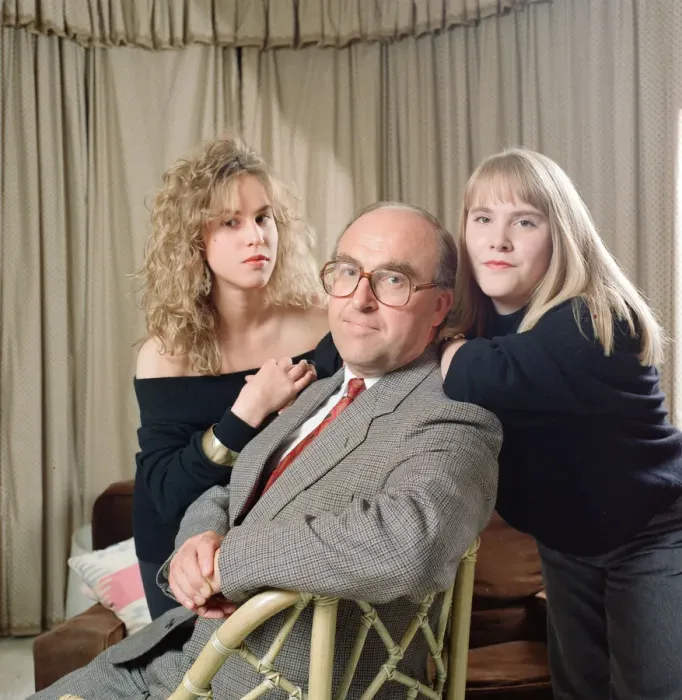 Framed Print : Shadow Chancellor of the Exchequer John Smith MP at home in Edinburgh with his family Framed Print : Shadow Chancellor of the Exchequer John Smith MP at home in Edinburgh with his family