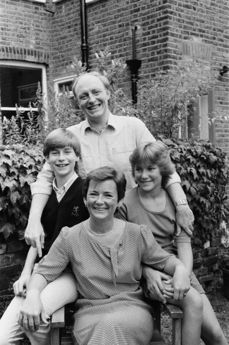Framed Print : Shadow Secretary of State for Education and Science Neil Kinnock with his family Framed Print : Shadow Secretary of State for Education and Science Neil Kinnock with his family
