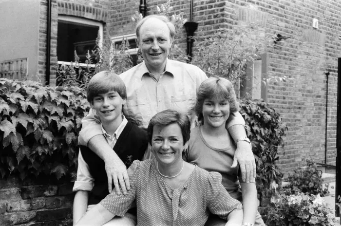 Framed Print : Shadow Secretary of State for Education and Science Neil Kinnock with his family Framed Print : Shadow Secretary of State for Education and Science Neil Kinnock with his family