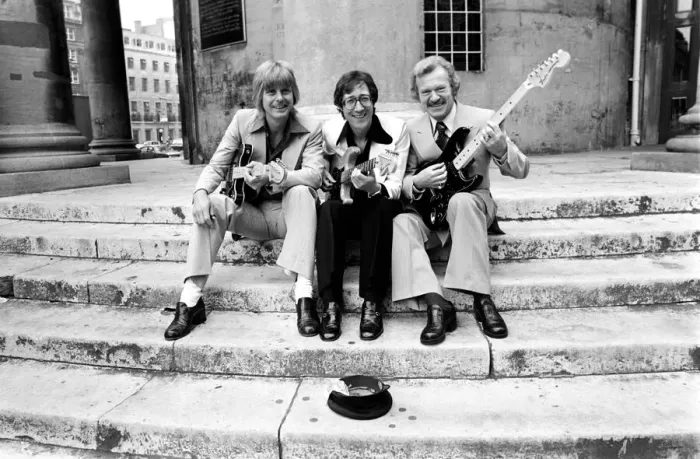 Framed Print : The Shadows busking on the steps of St Brides August 1977 77-04357-029 Framed Print : The Shadows busking on the steps of St Brides August 1977 77-04357-029