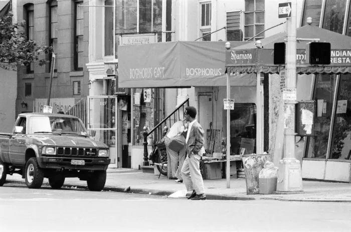 Framed Print : Shamiana Indian Restaurant, New York, USA, June 1984 Framed Print : Shamiana Indian Restaurant, New York, USA, June 1984