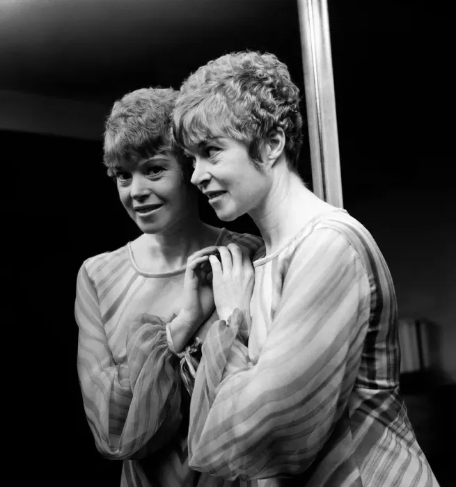 Framed Print : Shani Wallis at the reception of the big screen version of Oliver