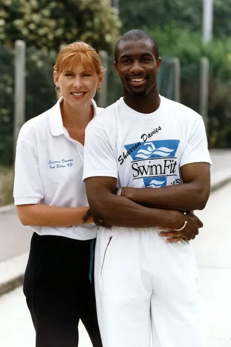 Framed Print : Sharron Davies Championship Swimmerand TV Presenter with boyfriend Derek Redmond 1993 Framed Print : Sharron Davies Championship Swimmerand TV Presenter with boyfriend Derek Redmond 1993