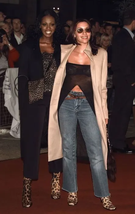 Framed Print : Shaznay Lewis and Melanie Blatt Sep 1999 FROM ALL SAINTS ARRIVING AT HOME TONIGHT Framed Print : Shaznay Lewis and Melanie Blatt Sep 1999 FROM ALL SAINTS ARRIVING AT HOME TONIGHT