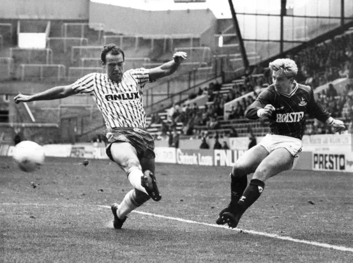 Framed Print : Shef. Wed. v Tottenham. Neil Ruddock fires in a shot. February 1988 P005336 Framed Print : Shef. Wed. v Tottenham. Neil Ruddock fires in a shot. February 1988 P005336