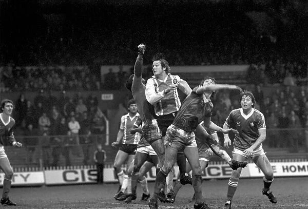 Sheffield United 0 v. Gillingham 1. Division Three Football. January 1981 MF01-11-013