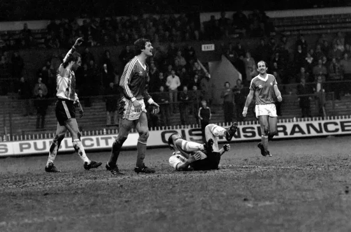 Framed Print : Sheffield United 0 v. Gillingham 1. Division Three Football. January 1981 MF01-11-018 Framed Print : Sheffield United 0 v. Gillingham 1. Division Three Football. January 1981 MF01-11-018