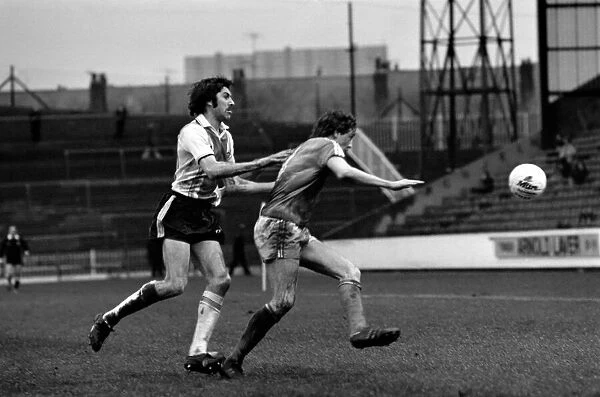 Sheffield United 0 v. Gillingham 1. Division Three Football. January 1981 MF01-11-006