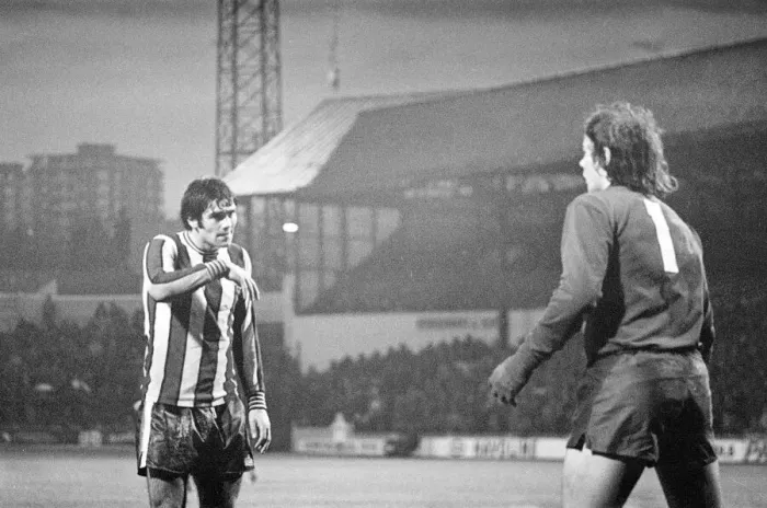 Framed Print : Sheffield United 1-2, League Division One match action at Bramall Lane Framed Print : Sheffield United 1-2, League Division One match action at Bramall Lane