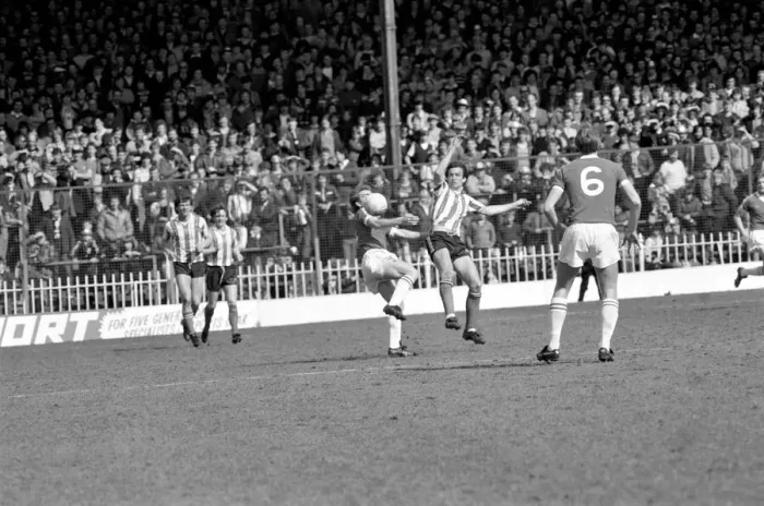 Framed Print : Sheffield United 1 v. Bury 1. April 1982 MF06-27-016 Local Caption Division 4 Framed Print : Sheffield United 1 v. Bury 1. April 1982 MF06-27-016 Local Caption Division 4