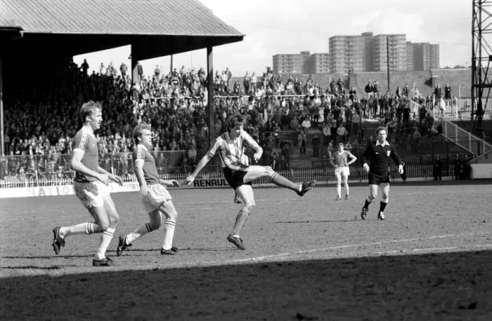 Framed Print : Sheffield United 1 v. Bury 1. April 1982 MF06-27-020 Local Caption Division 4 Framed Print : Sheffield United 1 v. Bury 1. April 1982 MF06-27-020 Local Caption Division 4