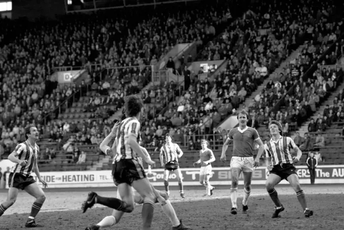 Framed Print : Sheffield United 1 v. Bury 1. April 1982 MF06-27-023 Local Caption Division 4 Framed Print : Sheffield United 1 v. Bury 1. April 1982 MF06-27-023 Local Caption Division 4