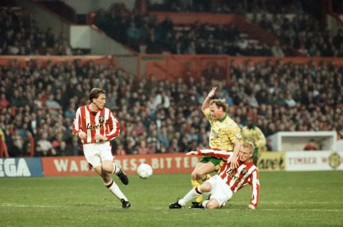 Framed Print : Sheffield United 1 v Norwich City 2 Premiership match at Bramall Lane Attendance 18 Framed Print : Sheffield United 1 v Norwich City 2 Premiership match at Bramall Lane Attendance 18