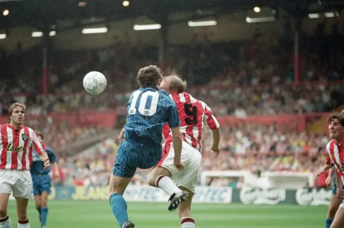 Framed Print : Sheffield United 2 - 1 Manchester United Premier League match at Bramall Lane, Sheffield Framed Print : Sheffield United 2 - 1 Manchester United Premier League match at Bramall Lane, Sheffield
