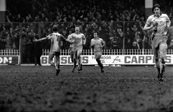 Framed Print : Sheffield United 2 v. Huddersfield 2. Division Three Football. February 1981 MF01-38-005 Framed Print : Sheffield United 2 v. Huddersfield 2. Division Three Football. February 1981 MF01-38-005