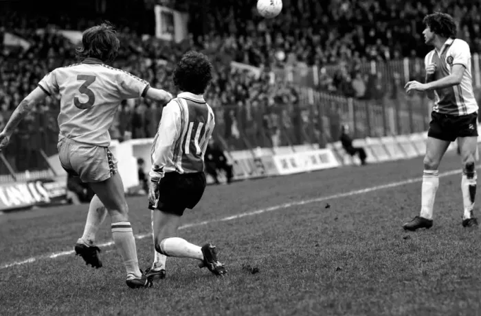 Framed Print : Sheffield United 2 v. Reading 0. Division Three Football. February 1981 MF01-26-018 Framed Print : Sheffield United 2 v. Reading 0. Division Three Football. February 1981 MF01-26-018