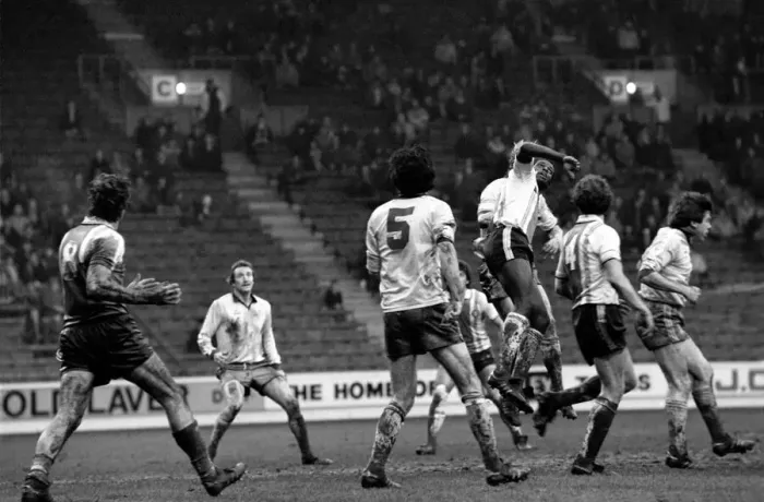Framed Print : Sheffield United 3 v. Charlton 2. Division Two Football. March 1981 MF01-46-029