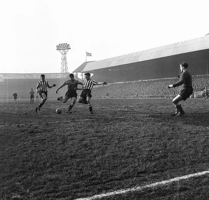 Framed Print : Sheffield United v Watford football match at Bramhall Lane 1960 Framed Print : Sheffield United v Watford football match at Bramhall Lane 1960
