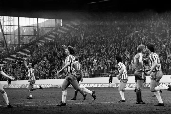 Framed Print : Sheffield Wed. 2 v. Leyton Orient 0. March 1982 MF06-21-035 Local Caption Framed Print : Sheffield Wed. 2 v. Leyton Orient 0. March 1982 MF06-21-035 Local Caption