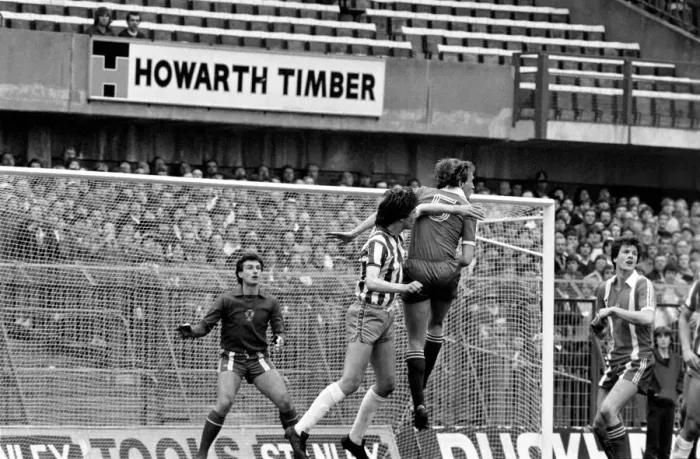 Framed Print : Sheffield Wed. 2 v. Leyton Orient 0. March 1982 MF06-21-045 Local Caption Framed Print : Sheffield Wed. 2 v. Leyton Orient 0. March 1982 MF06-21-045 Local Caption