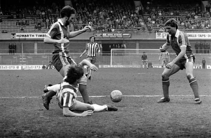 Framed Print : Sheffield Wed. 2 v. Leyton Orient 0. March 1982 MF06-21-044 Local Caption Framed Print : Sheffield Wed. 2 v. Leyton Orient 0. March 1982 MF06-21-044 Local Caption