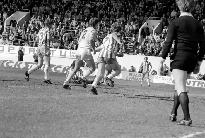 Framed Print : Sheffield Wednesday 0 v. Chelsea 0. Division 2 Football May 1982 MF07-11-006 Framed Print : Sheffield Wednesday 0 v. Chelsea 0. Division 2 Football May 1982 MF07-11-006