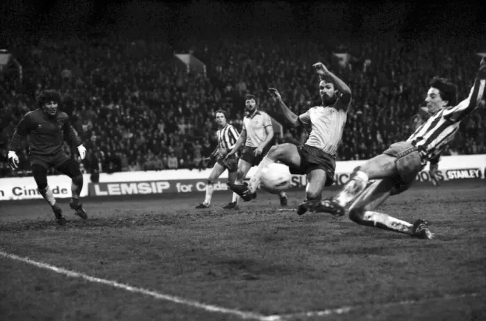 Framed Print : Sheffield Wednesday 0 v. Chelsea 0. Division Two Football. January 1981 MF01-08-010 Framed Print : Sheffield Wednesday 0 v. Chelsea 0. Division Two Football. January 1981 MF01-08-010