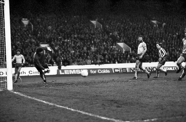 Sheffield Wednesday 0 v. Chelsea 0. Division Two Football. January 1981 MF01-08-011