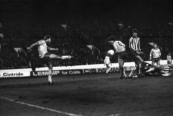 Sheffield Wednesday 0 v. Chelsea 0. Division Two Football. January 1981 MF01-08-021