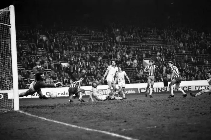 Framed Print : Sheffield Wednesday 1 v. Notts. County 2. Division Two Football. January 1981 MF01-20-007 Framed Print : Sheffield Wednesday 1 v. Notts. County 2. Division Two Football. January 1981 MF01-20-007