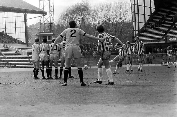 Sheffield Wednesday 2 v. Cambridge United 1. April 1982 MF06-33-049