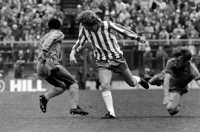 Framed Print : Sheffield Wednesday 2 v. Oldham 1. Division 1 Football October 1981 MF04-09-064 Framed Print : Sheffield Wednesday 2 v. Oldham 1. Division 1 Football October 1981 MF04-09-064