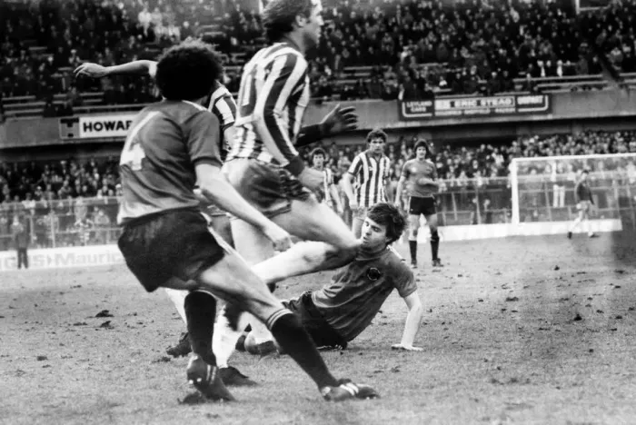 Framed Print : sheffield wednesday 2 v. Swansea 0. Division Two Football. Februay 1981 MF01-35-021 Framed Print : sheffield wednesday 2 v. Swansea 0. Division Two Football. Februay 1981 MF01-35-021