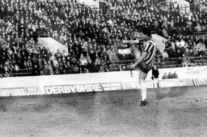 Framed Print : sheffield wednesday 2 v. Swansea 0. Division Two Football. Februay 1981 MF01-35-030