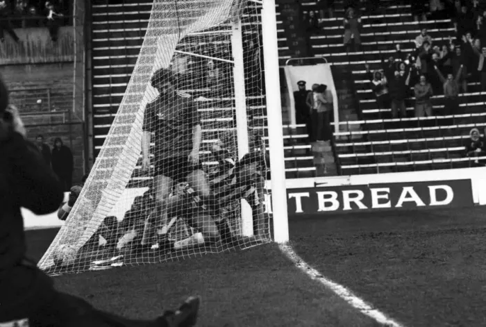 Framed Print : sheffield wednesday 2 v. Swansea 0. Division Two Football. Februay 1981 MF01-35-006 Framed Print : sheffield wednesday 2 v. Swansea 0. Division Two Football. Februay 1981 MF01-35-006