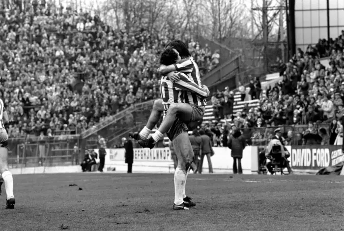 Framed Print : Sheffield Wednesday 3 v. Luton 1. Division Two Football. April 1981 MF02-14-034 Framed Print : Sheffield Wednesday 3 v. Luton 1. Division Two Football. April 1981 MF02-14-034