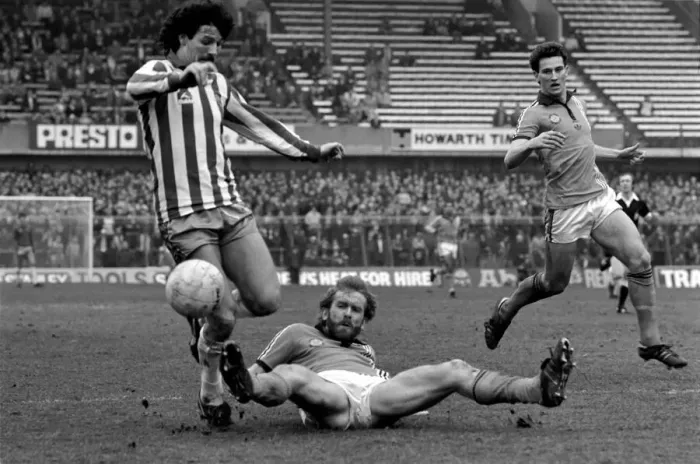 Framed Print : Sheffield Wednesday 3 v. Luton 1. Division Two Football. April 1981 MF02-14-022
