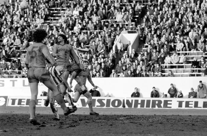 Framed Print : Sheffield Wednesday 3 v. Oldham 0. Division One Football. February 1981 MF01-31-039 Framed Print : Sheffield Wednesday 3 v. Oldham 0. Division One Football. February 1981 MF01-31-039