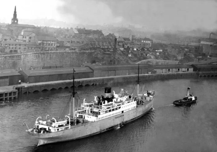 Framed Print : The ship Parkeston leaving the number 9 wharf on the River Tyne Framed Print : The ship Parkeston leaving the number 9 wharf on the River Tyne