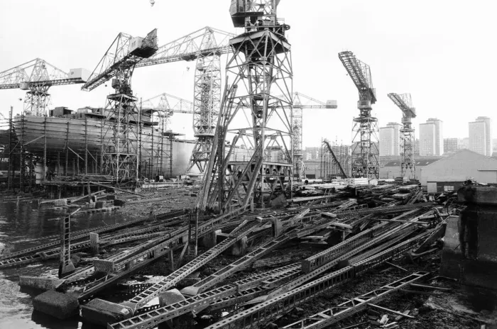 Framed Print : Shipbuilding, Glasgow, Scotland, 6th March 1971. Face of Britain 1971 Feature Framed Print : Shipbuilding, Glasgow, Scotland, 6th March 1971. Face of Britain 1971 Feature