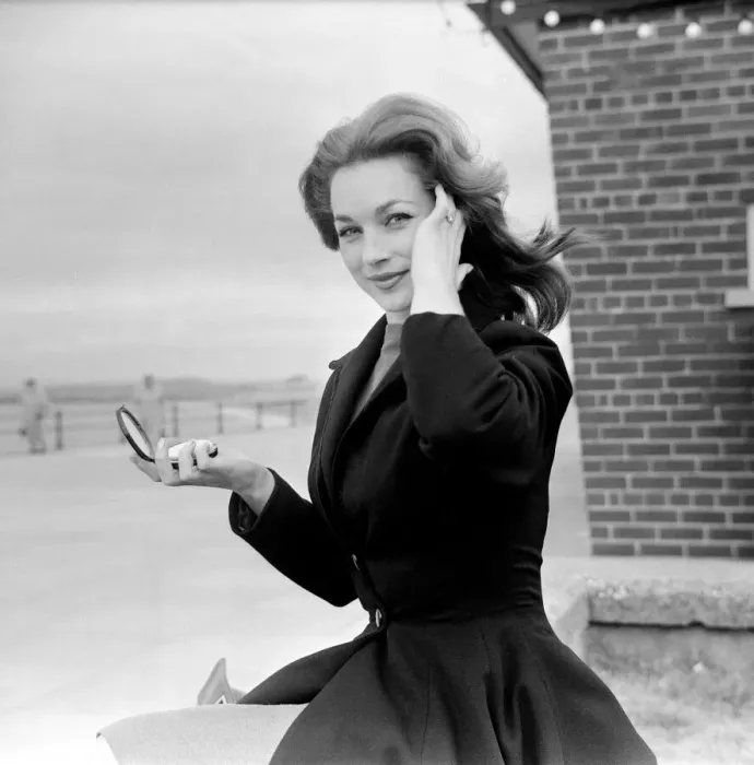 Framed Print : Shirley Anne Field on location at Morecambe where she takes the part of a bathing beauty Framed Print : Shirley Anne Field on location at Morecambe where she takes the part of a bathing beauty