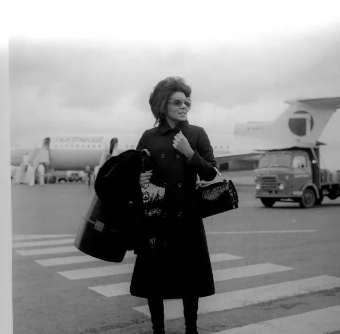 Framed Print : Shirley Bassey arriving at Newcastle Airport on 30th April 1971 Framed Print : Shirley Bassey arriving at Newcastle Airport on 30th April 1971