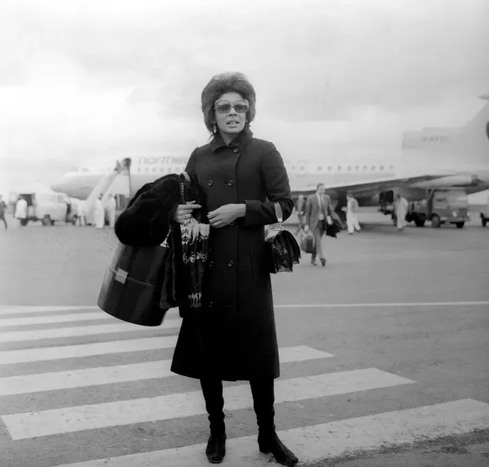 Framed Print : Shirley Bassey arriving at Newcastle Airport on 30th April 1971 Framed Print : Shirley Bassey arriving at Newcastle Airport on 30th April 1971