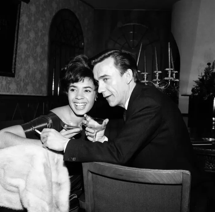 Framed Print : Shirley Bassey, the dynamic singer from Tiger Bay, is to marry film director Kenneth Hume Framed Print : Shirley Bassey, the dynamic singer from Tiger Bay, is to marry film director Kenneth Hume
