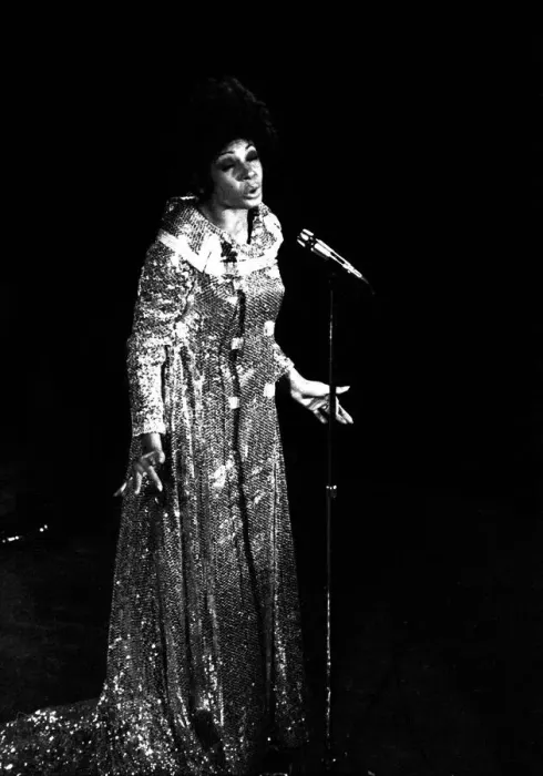 Framed Print : Shirley Bassey performing on stage in concert at Newcastle City Hall 30th April 1971