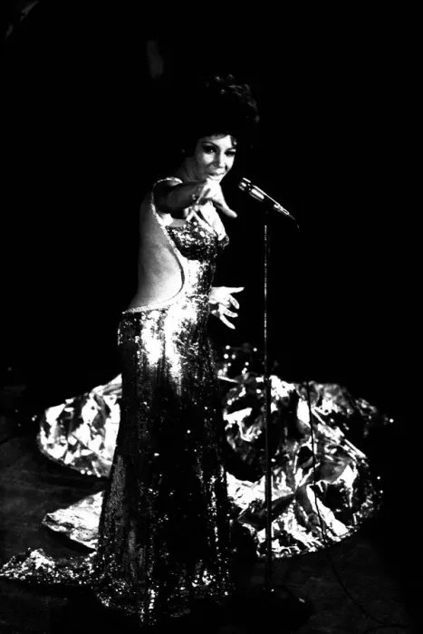 Framed Print : Shirley Bassey performing on stage in concert at Newcastle City Hall 30th April 1971 Framed Print : Shirley Bassey performing on stage in concert at Newcastle City Hall 30th April 1971